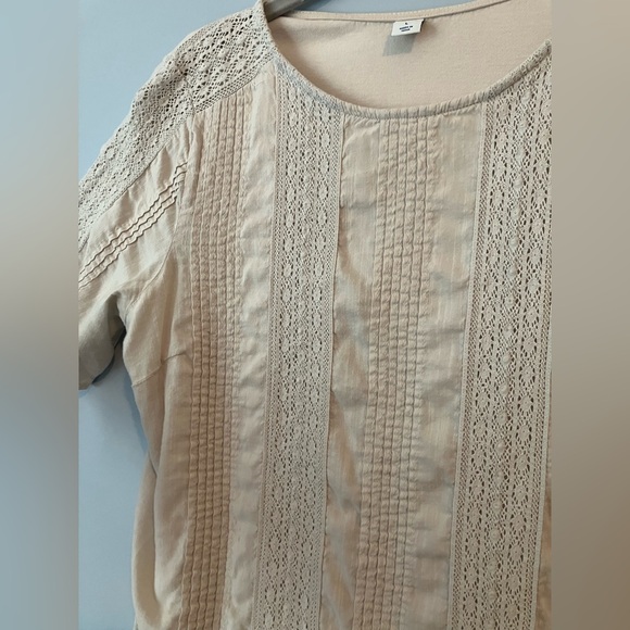 Old Navy Grey Lace Accent Top - Picture 2 of 7